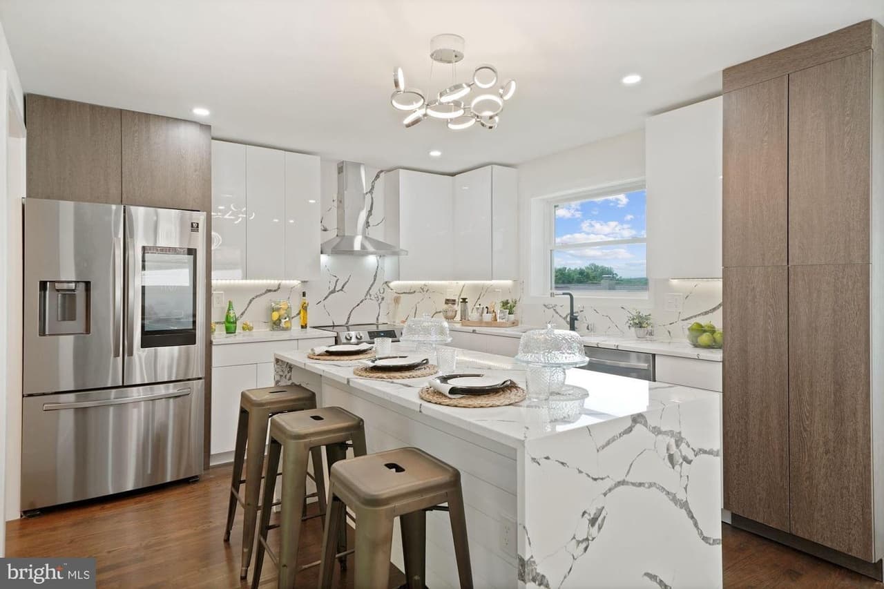 Erie St Town Homes — image 4