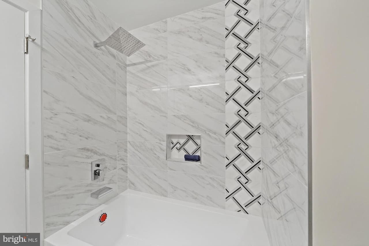 Erie St Town Homes — image 5